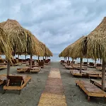Your Escape To The Διαμέρισμα *