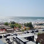 Your Escape To The Năvodari