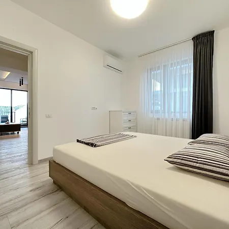 Your Escape To The Năvodari
