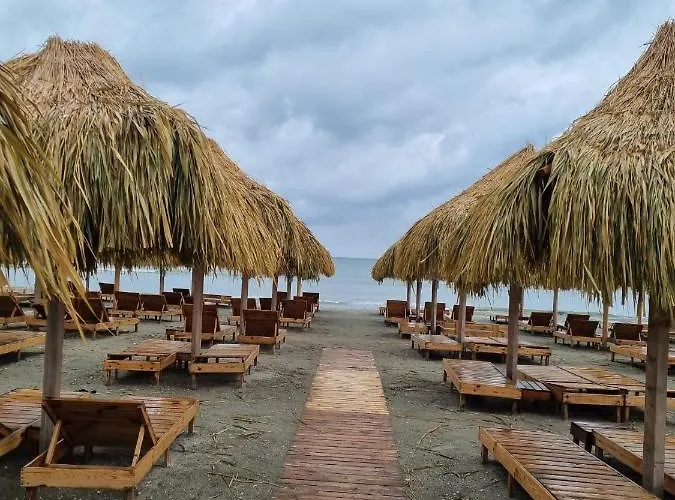 Your Escape To The アパート *